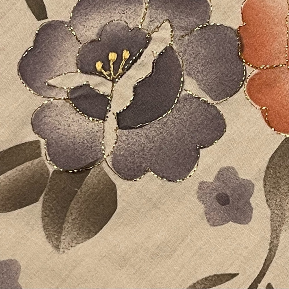 Beautiful delicate small square table linen - Picture 7 of 9